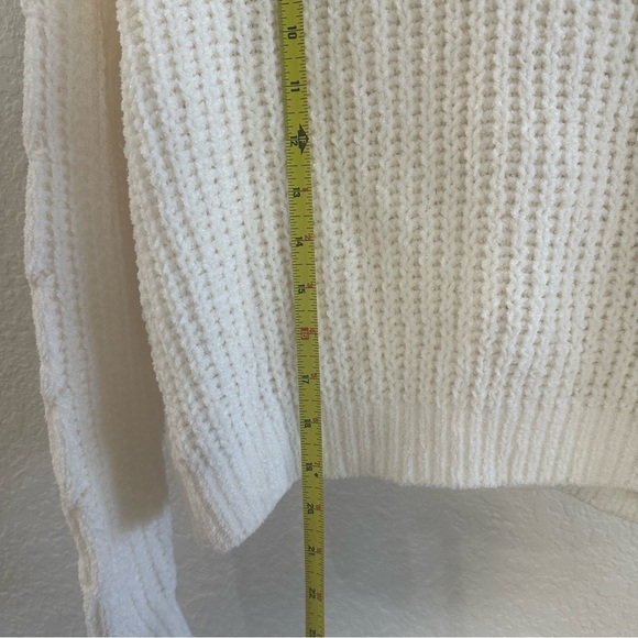 Cropped Ultra Flirt White V-Neck Cable Knit Sweater Size S - Picture 9 of 9